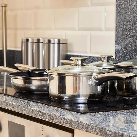 Apartment The Hidden Gem Of Leeds - Parking - Sleeps 4