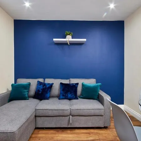 The Hidden Gem Of Leeds - Parking - Sleeps 4 *